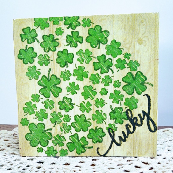 Handmade St Patrick's Day Lucky Four Leaf Clover Mini Wood Sign, Tiered Tray - Picture 1 of 1